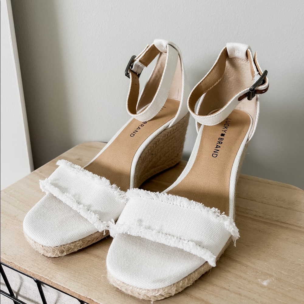 White wedges